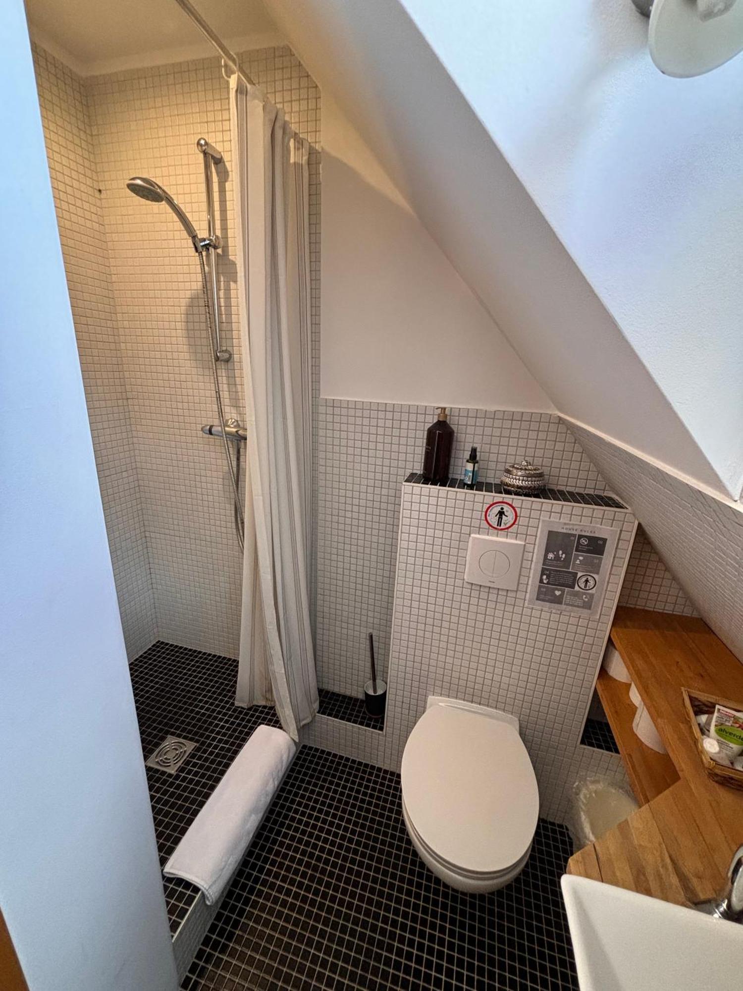 Messe, Uniklinikum, Grugapark - Charmante Wohnung Mit Dachterrasse In Guter Lage Essen Kültér fotó